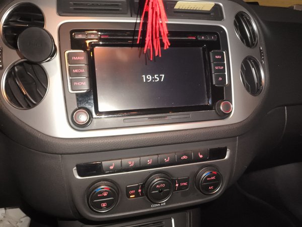 Volkswagen Tiguan 2016, 160400 км, за 7653 USD - фото 15