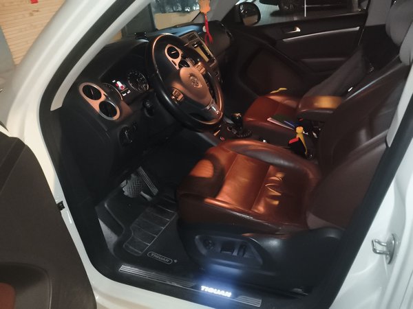 Volkswagen Tiguan 2016, 160400 км, за 7653 USD - фото 18