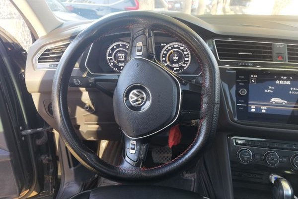 Volkswagen Tiguan 2018, 73700 км, за 12965 USD - фото 10