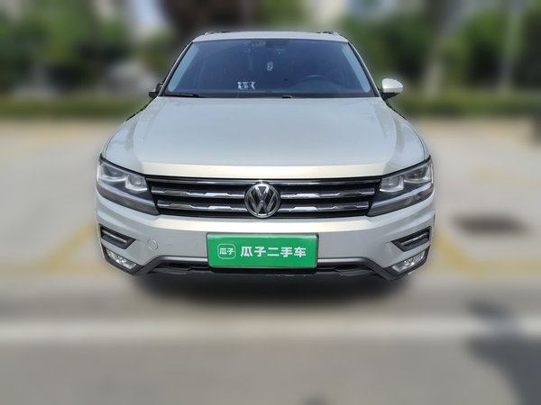 Volkswagen Tiguan L 2017, 62900 км, за 11441 USD - фото 6