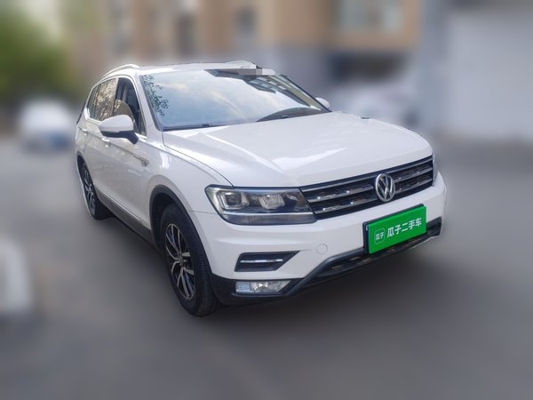 Volkswagen Tiguan L 2017, 47699 км, за 10787 USD