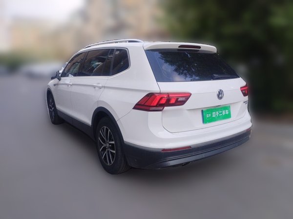 Volkswagen Tiguan L 2017, 47699 км, за 10787 USD