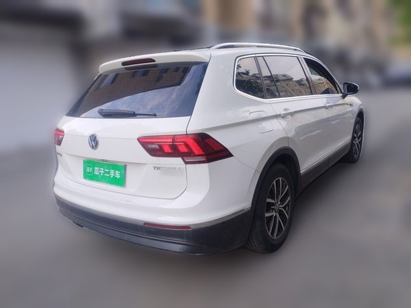 Volkswagen Tiguan L 2017, 47699 км, за 10787 USD - фото 6