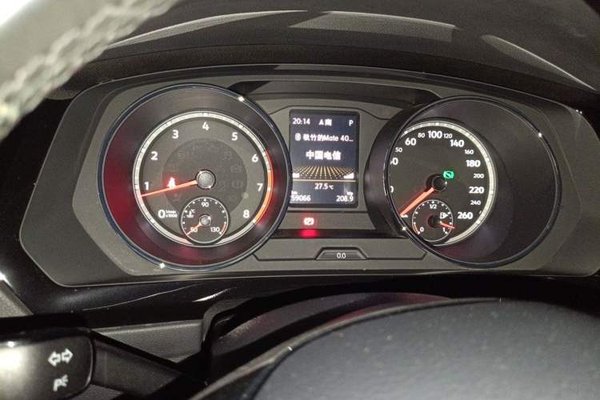 Volkswagen Tiguan L 2017, 59000 км, за 10703 USD - фото 8
