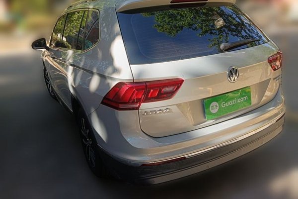 Volkswagen Tiguan L 2018, 87800 км, за 9822 USD