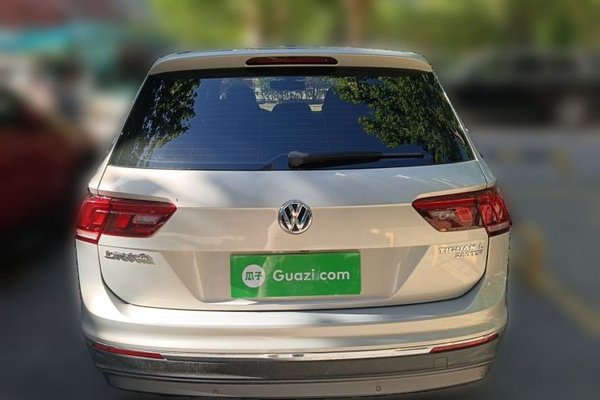 Volkswagen Tiguan L 2018, 87800 км, за 9822 USD