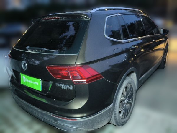 Volkswagen Tiguan L 2018, 70300 км, за 12464 USD - фото 6