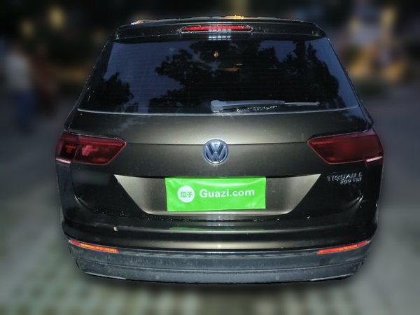 Volkswagen Tiguan L 2018, 70300 км, за 12464 USD