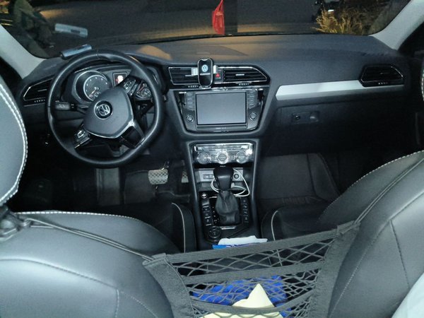Volkswagen Tiguan L 2018, 70300 км, за 12464 USD - фото 10