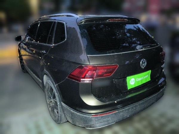 Volkswagen Tiguan L 2018, 70300 км, за 12464 USD
