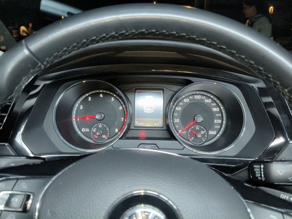 Volkswagen Tiguan L 2018, 70300 км, за 12464 USD - фото 12