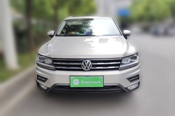 Volkswagen Tiguan L 2018, 171100 км, за 10544 USD - фото 13