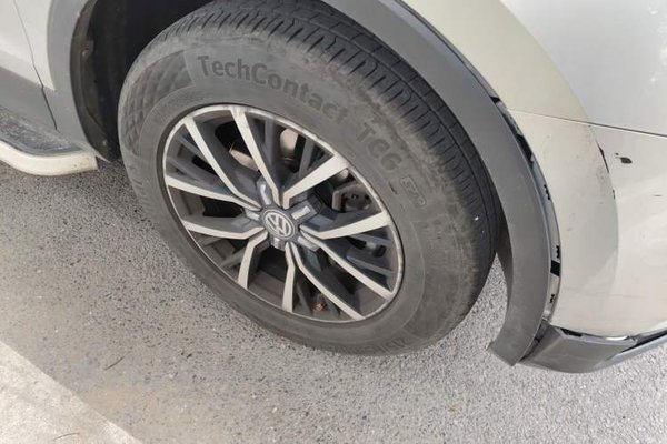 Volkswagen Tiguan L 2018, 171100 км, за 10544 USD - фото 19