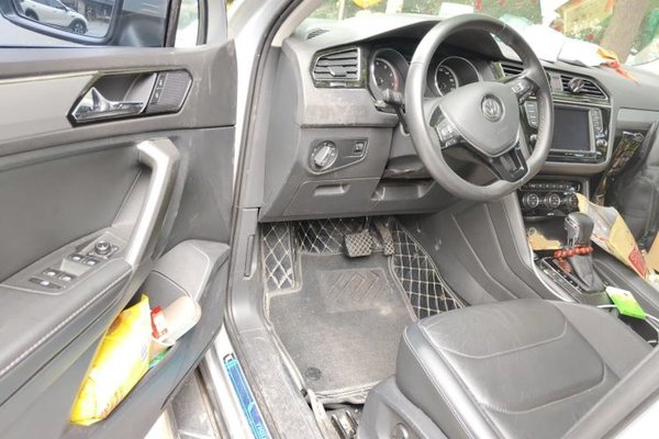 Volkswagen Tiguan L 2018, 171100 км, за 10544 USD - фото 11