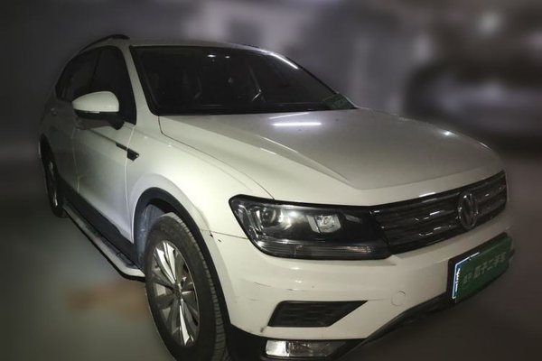 Volkswagen Tiguan L 2018, 101700 км, за 10869 USD - фото 8