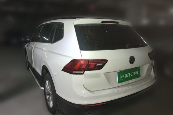 Volkswagen Tiguan L 2018, 101700 км, за 10869 USD - фото 9