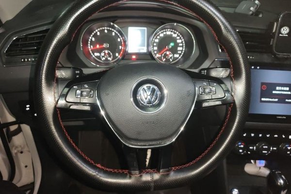 Volkswagen Tiguan L 2018, 101700 км, за 10869 USD - фото 14