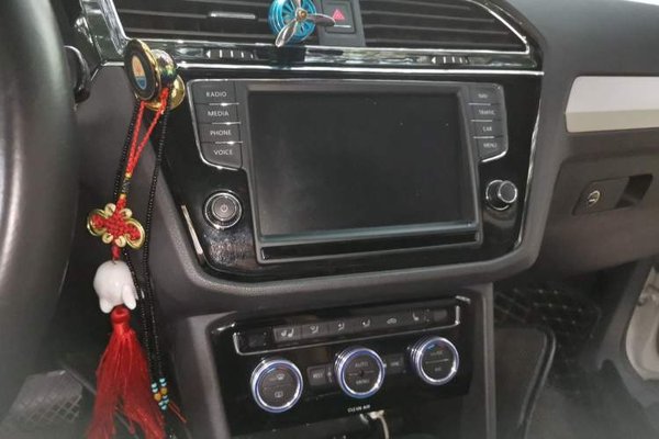 Volkswagen Tiguan L 2018, 114200 км, за 9576 USD - фото 14