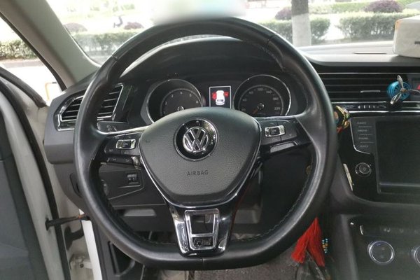 Volkswagen Tiguan L 2018, 114200 км, за 9576 USD - фото 11