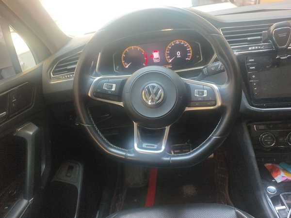 Volkswagen Tiguan L 2019, 75800 км, за 13978 USD - фото 14