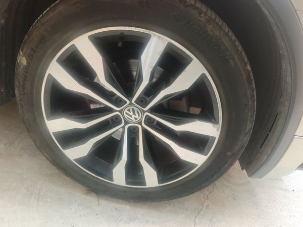 Volkswagen Tiguan L 2019, 75800 км, за 13978 USD - фото 11