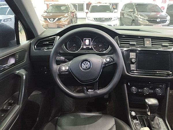 Volkswagen Tiguan L 2019, 98400 км, за 12457 USD - фото 14