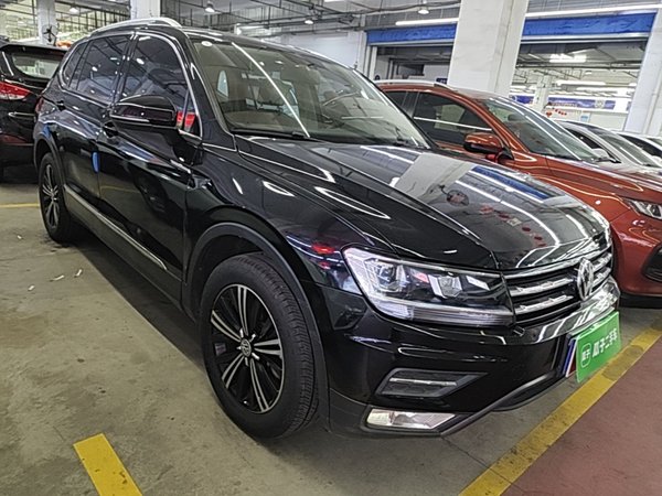 Volkswagen Tiguan L 2019, 98400 км, за 12457 USD