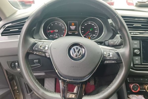 Volkswagen Tiguan L 2019, 105100 км, за 13321 USD - фото 14