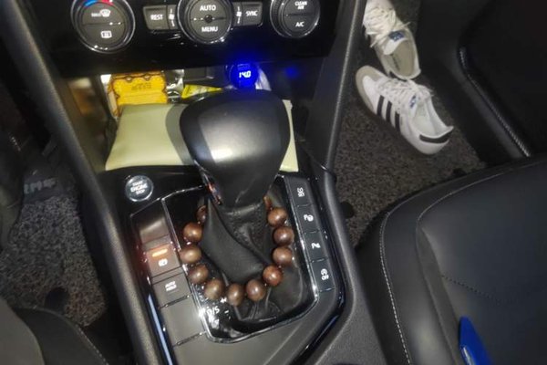 Volkswagen Tiguan L 2019, 49000 км, за 11978 USD - фото 14