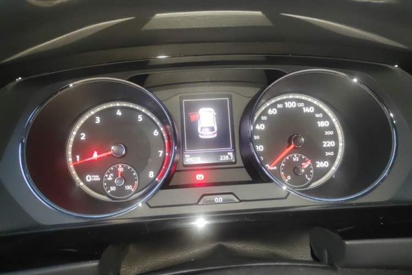 Volkswagen Tiguan L 2019, 49000 км, за 11978 USD - фото 11