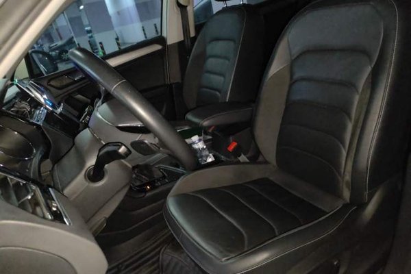 Volkswagen Tiguan L 2019, 126900 км, за 11121 USD - фото 15