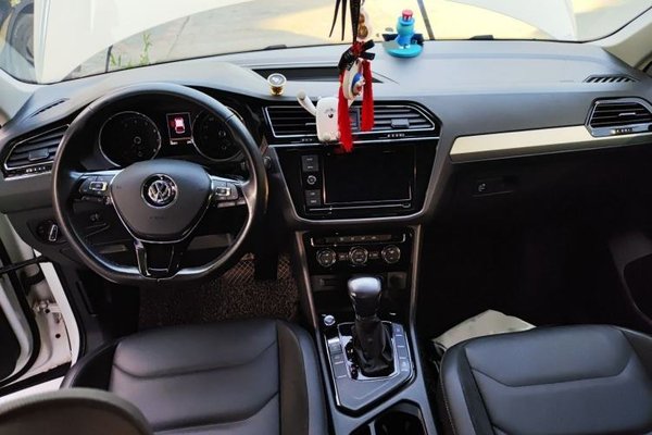 Volkswagen Tiguan L 2019, 48900 км, за 12348 USD - фото 10