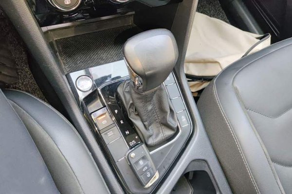 Volkswagen Tiguan L 2019, 48900 км, за 12348 USD - фото 15