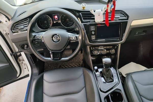 Volkswagen Tiguan L 2019, 48900 км, за 12348 USD - фото 11