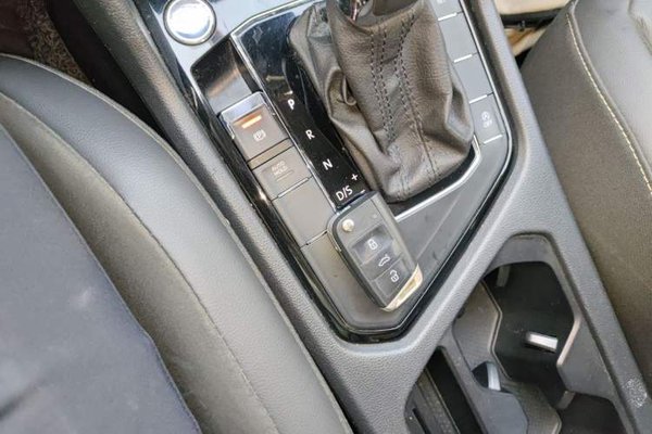 Volkswagen Tiguan L 2019, 48900 км, за 12348 USD - фото 9