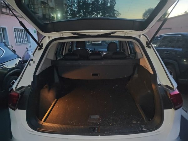 Volkswagen Tiguan L 2019, 80800 км, за 12315 USD - фото 10