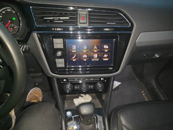 Volkswagen Tiguan L 2019, 80800 км, за 12315 USD
