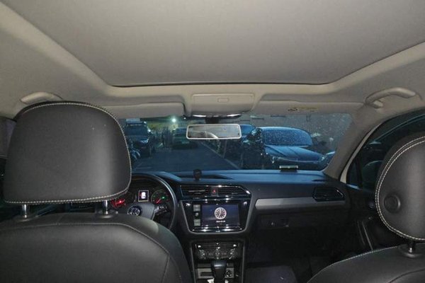 Volkswagen Tiguan L 2019, 80900 км, за 14119 USD - фото 15