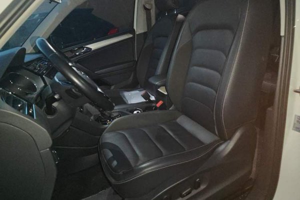 Volkswagen Tiguan L 2019, 80900 км, за 14119 USD - фото 14