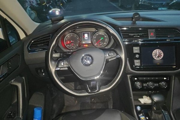 Volkswagen Tiguan L 2019, 80900 км, за 14119 USD - фото 9