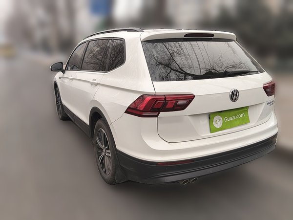 Volkswagen Tiguan L 2020, 35700 км, за 13324 USD