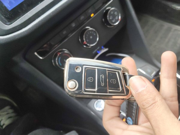 Volkswagen Tiguan L 2020, 35700 км, за 13324 USD - фото 16