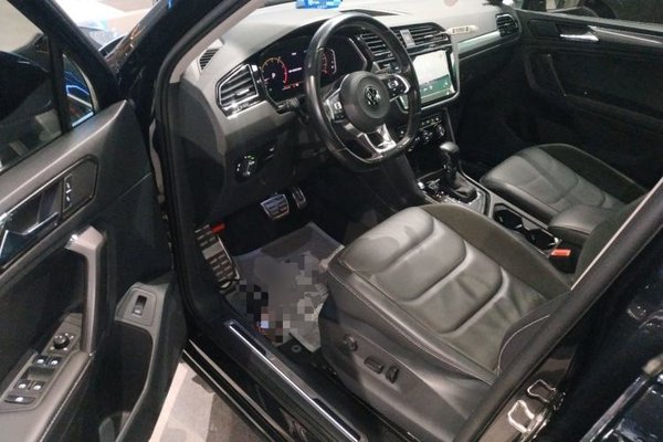 Volkswagen Tiguan L 2021, 59200 км, за 18481 USD - фото 18