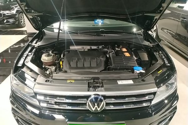 Volkswagen Tiguan L 2021, 59200 км, за 18481 USD - фото 24