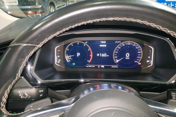 Volkswagen Tiguan L 2021, 59200 км, за 18481 USD - фото 14