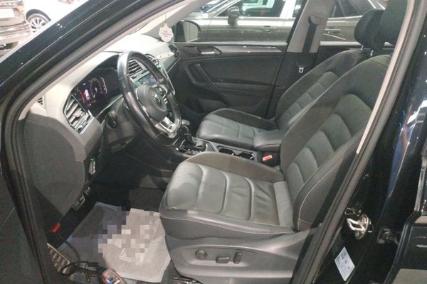 Volkswagen Tiguan L 2021, 59200 км, за 18481 USD - фото 17