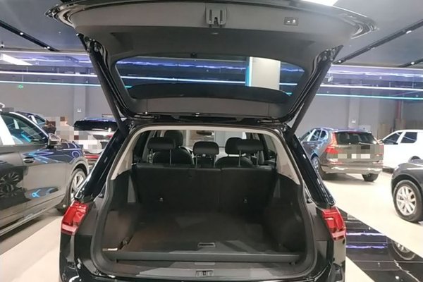 Volkswagen Tiguan L 2021, 59200 км, за 18481 USD - фото 22