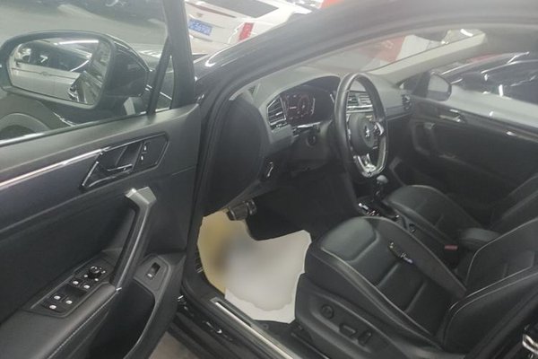 Volkswagen Tiguan L 2021, 62200 км, за 17928 USD