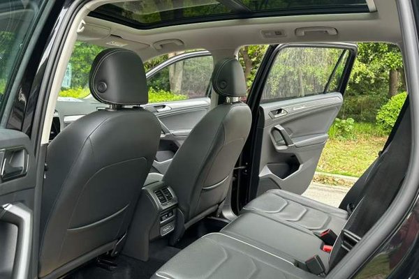 Volkswagen Tiguan L 2021, 62200 км, за 17928 USD - фото 31