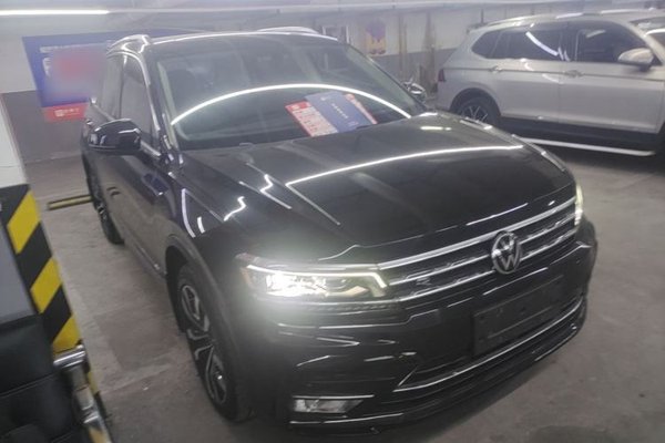Volkswagen Tiguan L 2021, 62200 км, за 17928 USD - фото 12